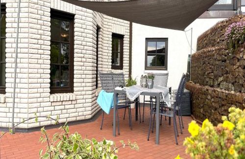 Madfeld Apartment | Cozy Garden View Apartment with Terrace in Sauerland