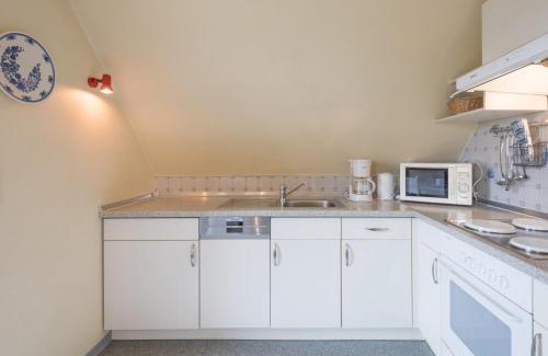 Borgsum Apartment | Charming Ferienwohnung in Borgsum: Pet and Child Friendly