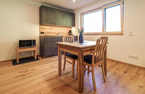 Ausserbraz Apartment | Cozy 1 Bedroom Retreat in Braz with Spa and Kitchen