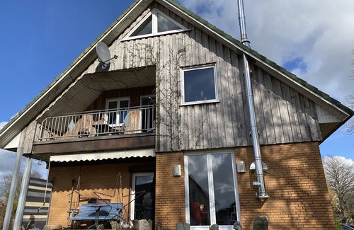 Buxtehude Apartment | Ideal Getaway Near Hamburg with Breakfast and Family Amenities