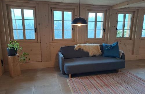 Lauperswil Apartment | Idyllic Retreat at Emmentaler Bauernhaus, Vogelsang – 10/10