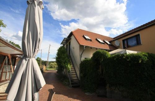 Weiag Apartment | Cozy Apartment in Luckaitztal-Gossda with BBQ & Child-Friendly