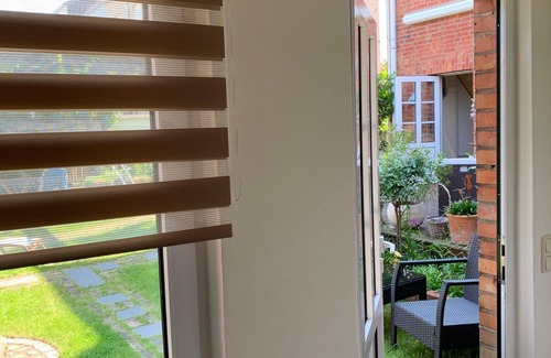 Teterow Apartment | Top-Rated Ferienwohnung in Stadtmitte with Breakfast & Kitchen