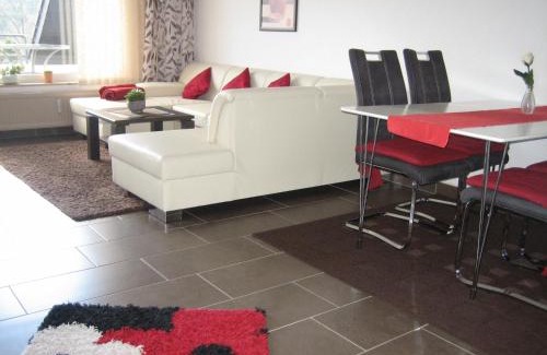Niedersfeld Apartment | Charming Ferienwohnung Inge Steinrücken - 4-Star Family Haven