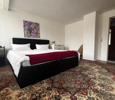 Adorf Apartment | Ferienwohnung Iridam
