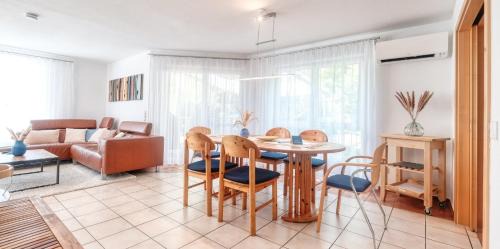 Markdorf Apartment | Family-Friendly Ferienwohnung Iris und Uwe | Rated 10/10