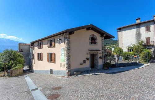 Vesio Apartment | Discover Appartamenti Casa Rita - Family-Friendly Retreat