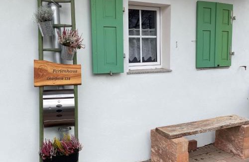 Wallhausen House | Family-Friendly Ferienwohnung Jean Wallhausen with Kitchen