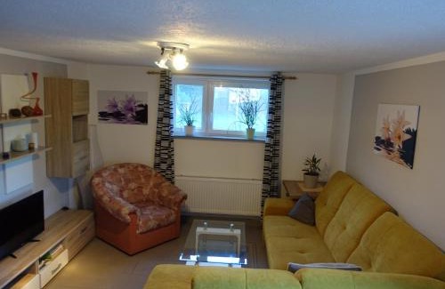 Zollnitz Apartment | Inviting Ferienwohnung Jena-Zoellnitz with Pool & Ocean View