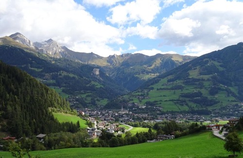 Matrei in Osttirol Apartment | Top-Rated Family Retreat at Ferienwohnung Josef Pötscher