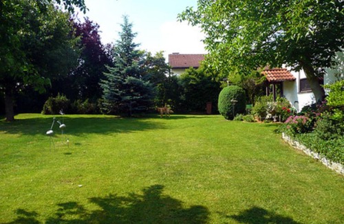 Feuchtwangen Apartment | Experience Family-Friendly Comfort at Ferienwohnung Jotz