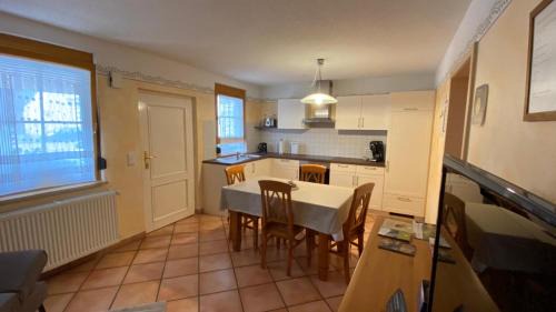 Rust House | Top-Rated Ferienwohnung Julia Metzger: Family-Friendly Stay