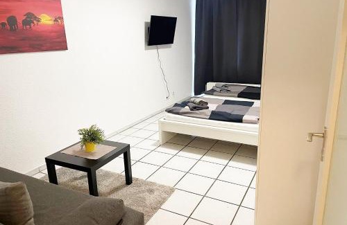 Junkersdorf Apartment | Budget-Friendly Ferienwohnung Köln Junkersdorf Awaits You