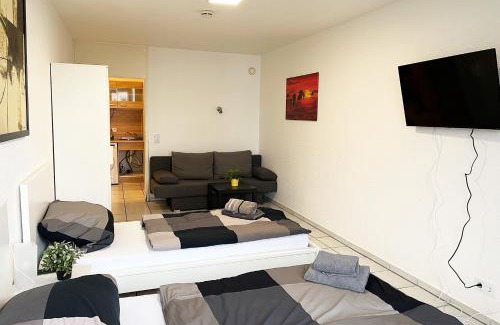Junkersdorf Apartment | Budget-Friendly Ferienwohnung Köln Junkersdorf Awaits You