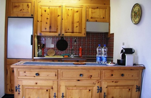 Acletta Apartment | Experience Lake View Comfort at Ferienwohnung Köppel