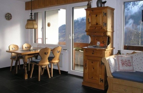 Acletta Apartment | Experience Lake View Comfort at Ferienwohnung Köppel