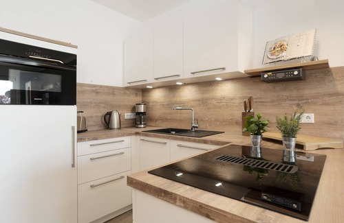 Neustadt in Holstein Apartment | Oceanfront Ferienwohnung Küstenwind with Balcony in Neustadt