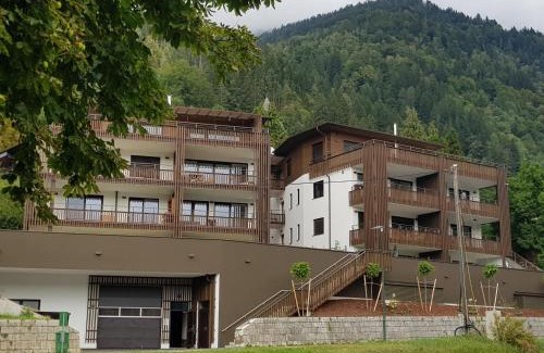 Sattendorf Apartment | Top-Rated Ferienwohnung Karasek with Hot Tub & Breakfast