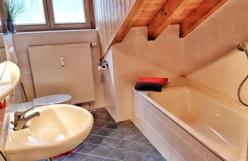 Ofterschwang Apartment | Family-Friendly Ferienwohnung Katharina with 9/10 Rating