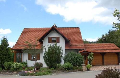 Gemarkung Tieringen Apartment | Cozy Ferienwohnung Kauffmann Bühler - Perfect for Families!