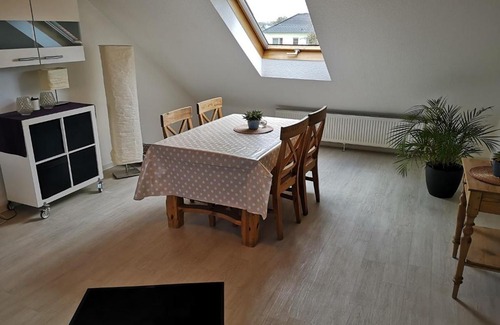 Langenschwarz Apartment | Family-Friendly Ferienwohnung Kiebitzgrund with Hot Tub