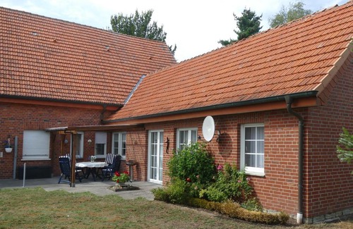 Beelen Apartment | Kid-Friendly Retreat at Ferienwohnung Kiebitzheide, Rated 9.3