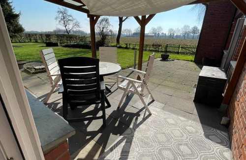 Beelen Apartment | Kid-Friendly Retreat at Ferienwohnung Kiebitzheide, Rated 9.3