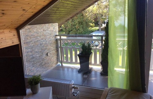 Ober-Abtsteinach Apartment | Family-Friendly Ferienwohnung Kirschenlohr with Great Reviews