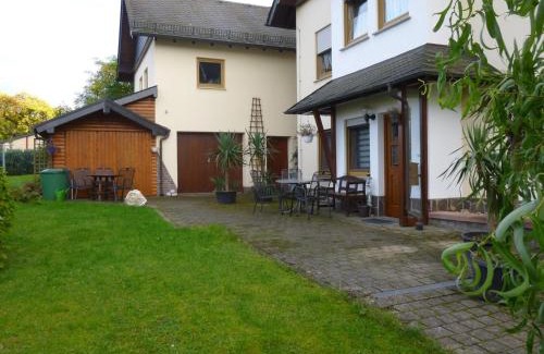 Heyweiler Apartment | Family-Friendly Ferienwohnung Kirchblick with Top Ratings