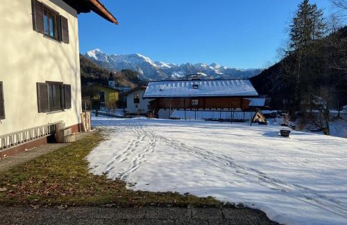 Bischofswiesen Apartment | Top-Rated Ferienwohnung Klausgraben: Family-Friendly Retreat