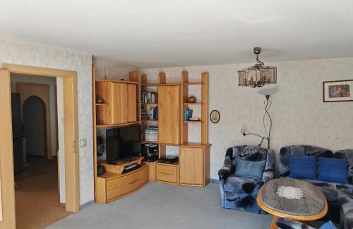 Droyßig House | Family-Friendly Ferienwohnung Klaus for Memorable Getaways
