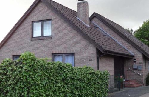 Leer Apartment | Pet-Friendly Retreat at Ferienwohnung Klausing - 8.3/10 Rated