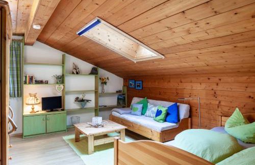 Hammersbach Apartment | Child-Friendly Ferienwohnung Kleisl with Exceptional Rating
