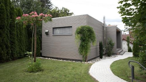 Ittendorf Apartment | Family-Friendly Stay at Kräuter Chalet - Obsthof Steffelin
