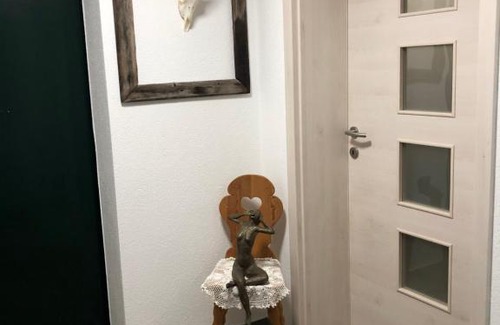 Schwaz Apartment | Top-Rated Ferienwohnung Kröll: Family-Friendly with Kitchen