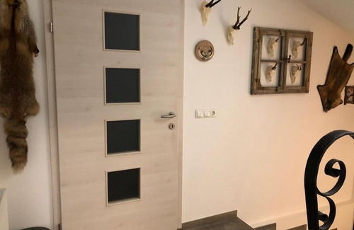 Schwaz Apartment | Top-Rated Ferienwohnung Kröll: Family-Friendly with Kitchen