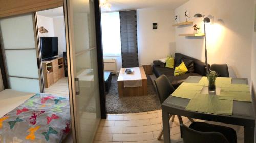 Rhumspringe Apartment | Oceanfront Retreat at Ferienwohnung Kuhn – 9.4 Rating!