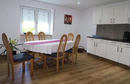 Lauterhofen Apartment | Ferienwohnung Kurzendorfer