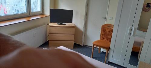 St. Gertrud Apartment | Family-Friendly Retreat at Ferienwohnung Lützowstrasse 2
