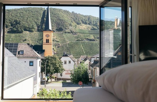 Trittenheim Apartment | Comfortable Ferienwohnung "lagenblick" - Family-Friendly Stay