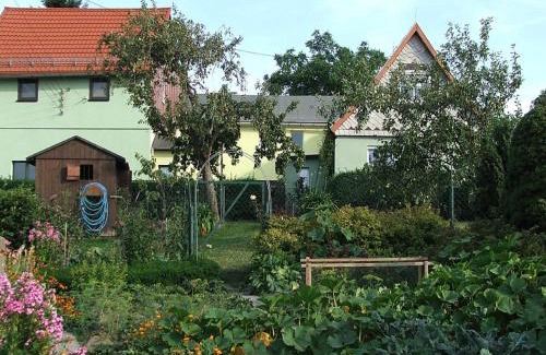 Seenplatte Apartment | Family-Friendly Ferienwohnung Landblick with Top Guest Ratings