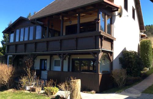 Oberweibach/Thur. Wald Apartment | Cozy Ferienwohnung Langzettel: Pet-Friendly & Accessible Stay