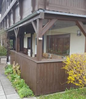 Oberweibach/Thur. Wald Apartment | Cozy Ferienwohnung Langzettel: Pet-Friendly & Accessible Stay