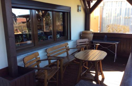 Oberweibach/Thur. Wald Apartment | Cozy Ferienwohnung Langzettel: Pet-Friendly & Accessible Stay