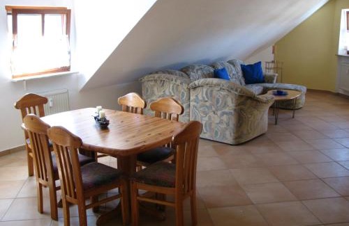 Zirndorf Apartment | Family-Friendly Ferienwohnung Lautner with Top Guest Ratings