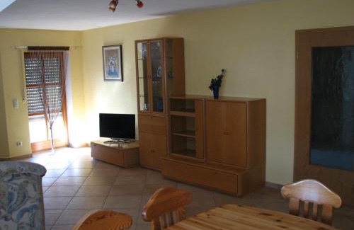 Zirndorf Apartment | Family-Friendly Ferienwohnung Lautner with Top Guest Ratings