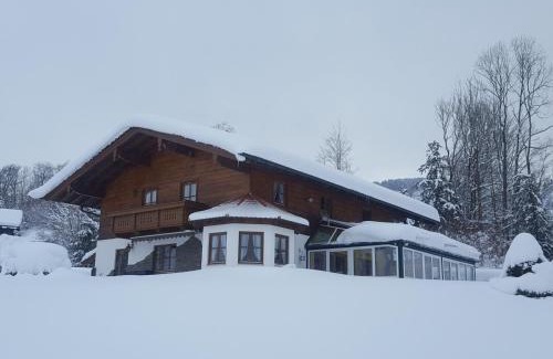Marktschellenberg Apartment | Pet and Child Friendly Retreat at Ferienwohnung Lenz