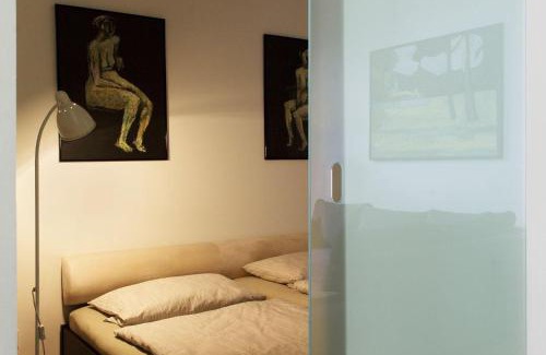 Zentrum-Sued Apartment | Pet-Friendly Ferienwohnung Leipzig with Oceanfront Views