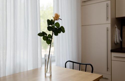 Zentrum-Sued Apartment | Pet-Friendly Ferienwohnung Leipzig with Oceanfront Views