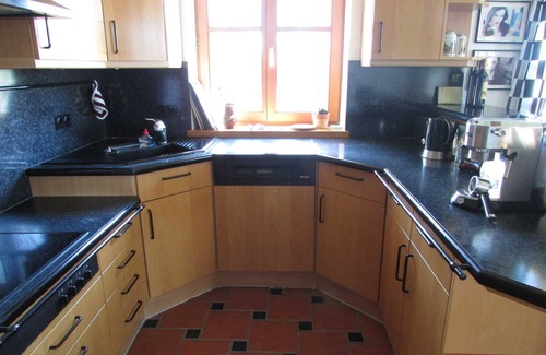 Holzkirchen Apartment | Experience Ferienwohnung Lichtwark: Pet-Friendly Retreat